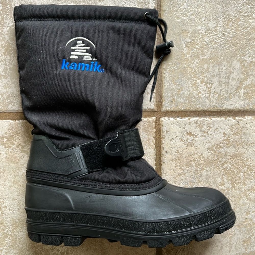 Kamik Men’s snow boots size 8 Black insulated